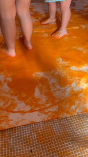 🌈 20 Novembre – Giornata Internazionale dei Diritti dell’Infanzia 🌈 
Crediamo che ogni bambino abbia il diritto di:
✨ Sporcarsi, perché le mani colorate raccontano esperimenti e meraviglia.
✨ Esplorare, seguendo la curiosità che li guida verso il mondo.
✨ Giocare, perché il gioco è la loro lingua più vera.
✨ Sbagliare, senza paura, per imparare a rialzarsi più forti.
✨ Chiedere “perché?”, e ricevere risposte che aprono porte nuove.
✨ Essere ascoltato, anche quando la voce è piccola.
✨ Muoversi, correre, saltare, arrampicarsi, crescere nel corpo e nello spirito.
✨ Prendersi il proprio tempo, perché ogni bambino ha un ritmo unico.
✨ Immaginare, inventando mondi dove tutto è possibile.
✨ Sentirsi amato e accolto, ogni giorno, sempre.

Oggi ricordiamo che questi diritti non sono un’eccezione, ma la base su cui costruire un’infanzia felice, libera e protetta.
E noi, insieme alle famiglie, continuiamo a custodirli con cura. 💛

#cesenatico #scuolaschuster #giornatadeidirittidellinfanzia