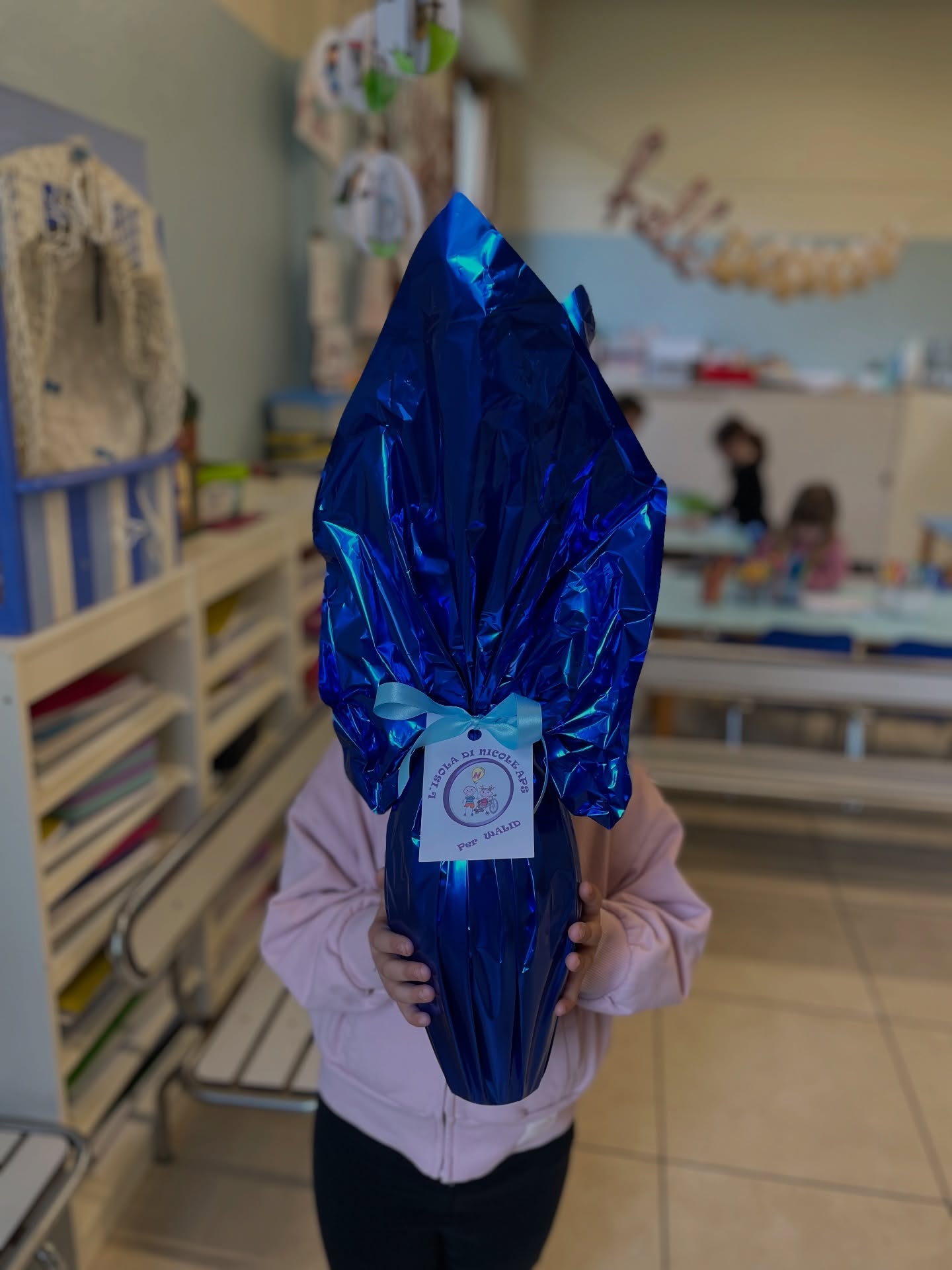 Un grande grazie all’associazione L’Isola di Nicole APS per il suo prezioso impegno nella raccolta fondi a favore della famiglia di Walid 💛

Come scuola dell’infanzia abbiamo voluto sostenere questa iniziativa acquistando le uova di Pasqua: un piccolo gesto, ma dal grande significato.

Insieme possiamo fare la differenza ✨
