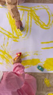 Sperimentiamo le linee e i colori primari giocando con le macchinine 🚗🚕🚙